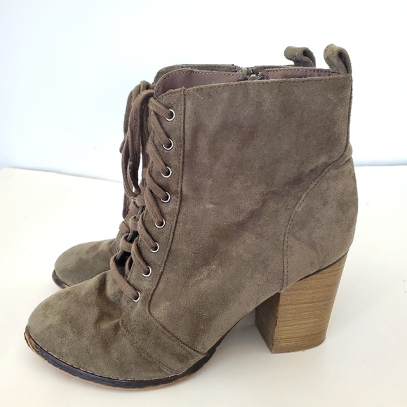 CANDIE'S Sz 9.5 Faux Olive Green Suede Side Zip Laces Bootie 3.5" Block Heel EUC - Picture 14 of 14